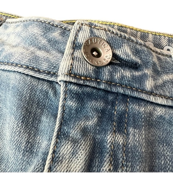 Nautica Jeans Co. 4” Mid Rise Distressed Denim Shorts, NWT, Sz: 27 - Picture 10 of 11